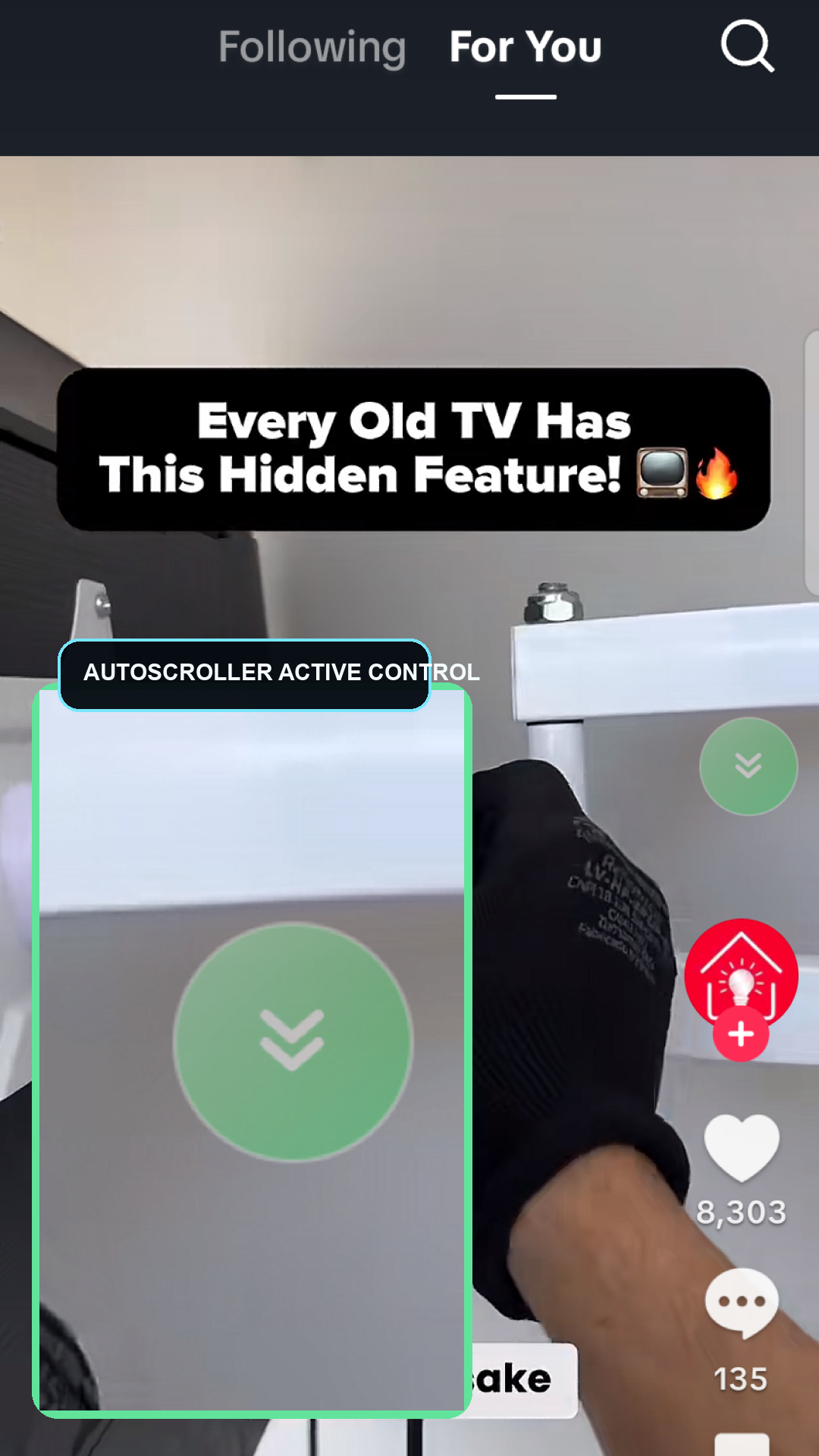 AutoScroller active on TikTok with a magnified floating-control detail